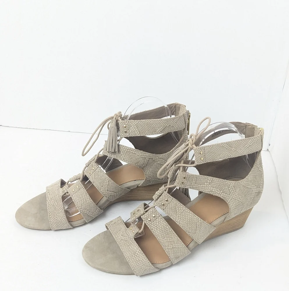 NWOT UGG Yasmin Snake Wedge Sandals - Picture 16 of 16